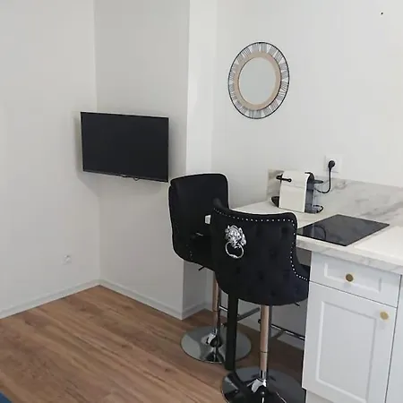 Petit Avec Et Sauna Communs A 2 Pas De La Place Dalton Apartamento *